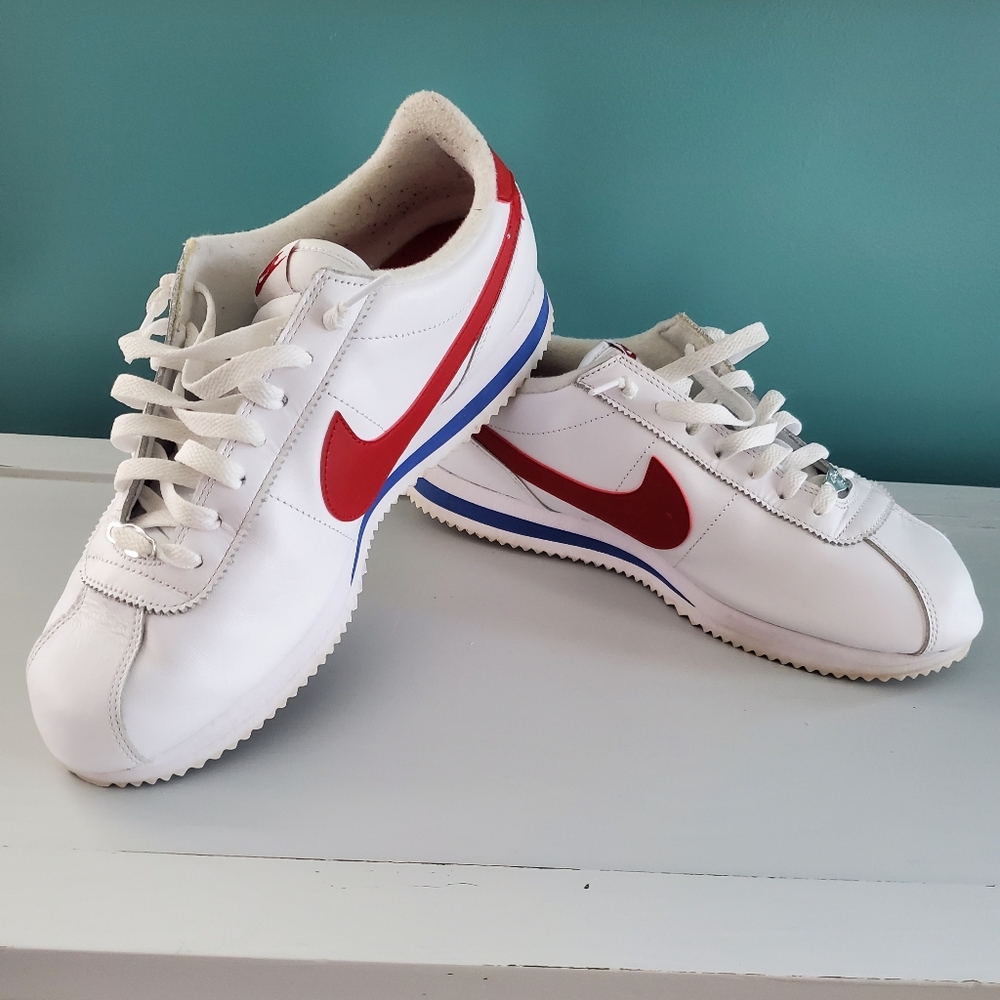 Women's Nike Shoes Size 11